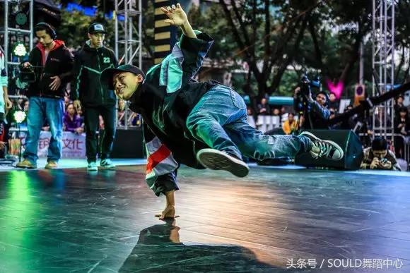 不减震易搭配怎么跳街舞?街舞必备5款鞋!