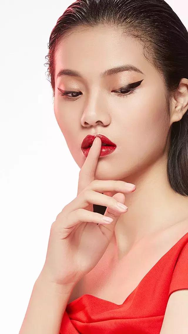 恋与制作人查理苏排行榜,恋与制作人最开始的卡面