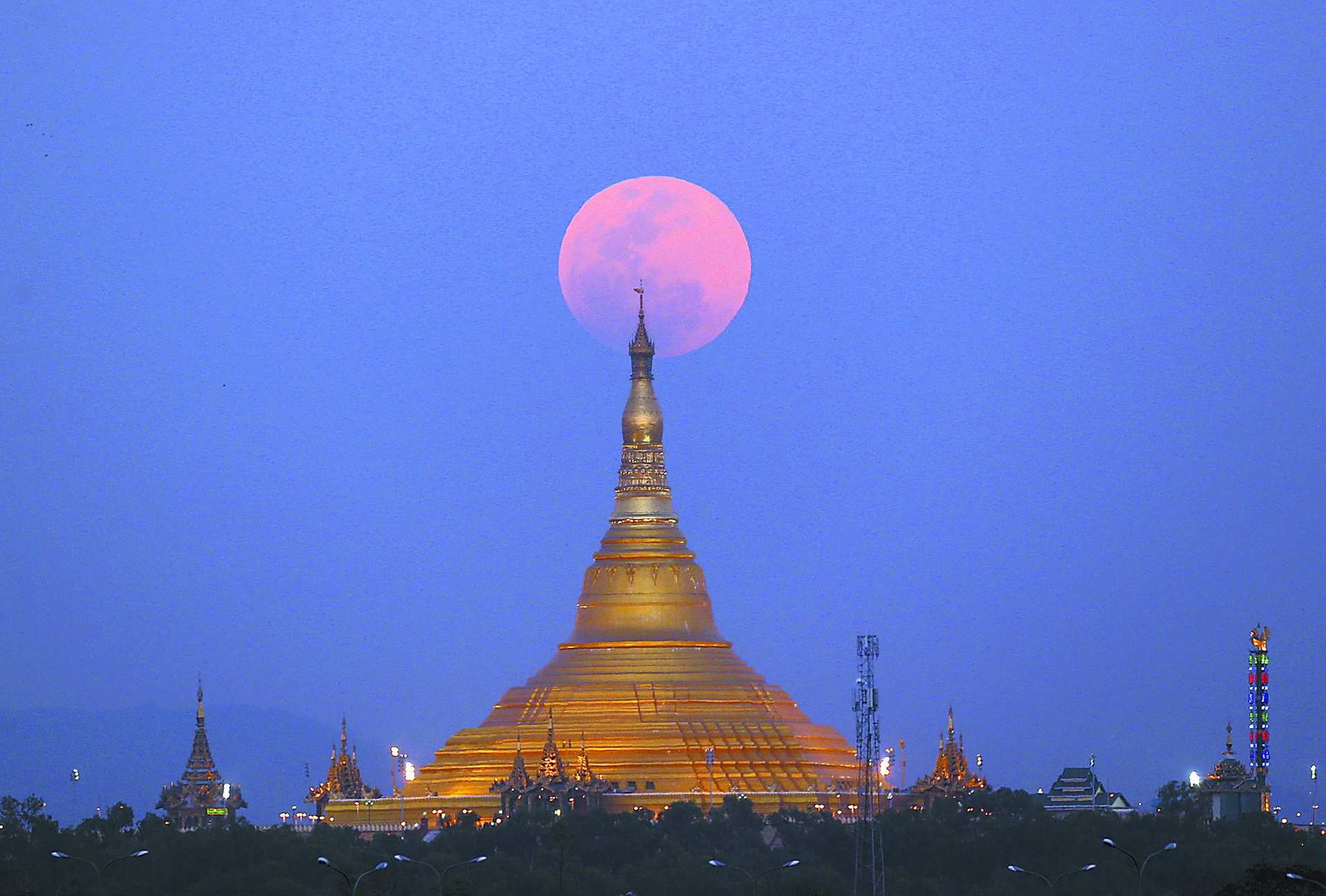 天象奇观和君共鉴,日食奇观难得见诗句