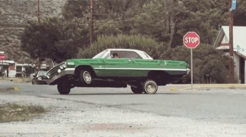 微信跳一跳可以邀请好友一起跳吗,微信跳一跳可以跳多远