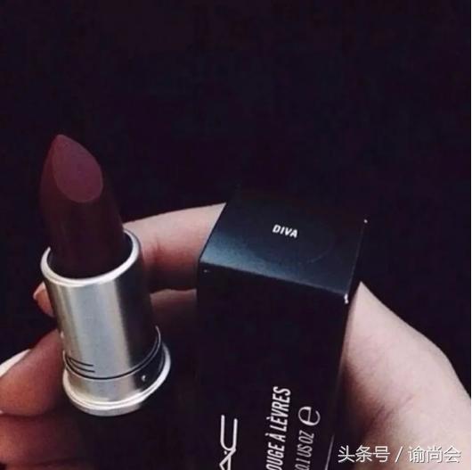 口红颜色推荐大牌2021,最近流行的大牌口红颜色推荐
