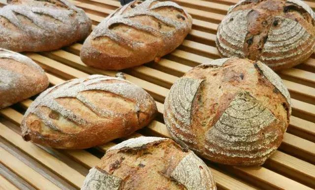 别再沉迷脏脏包了！咬上一口舌头都在雀跃的欧包，才是你的真爱！