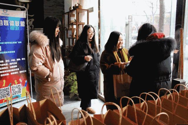 互联网+时代2018新媒体与产业融合分享会于武汉茶马世家成功举办