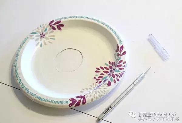 周末在家给孩子做什么玩具,熊孩子在家玩手机