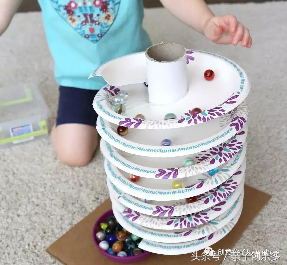 周末在家给孩子做什么玩具,熊孩子在家玩手机