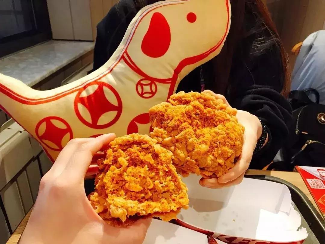 肯德基出新鸡翅啦!里面藏着的竟然是米饭?