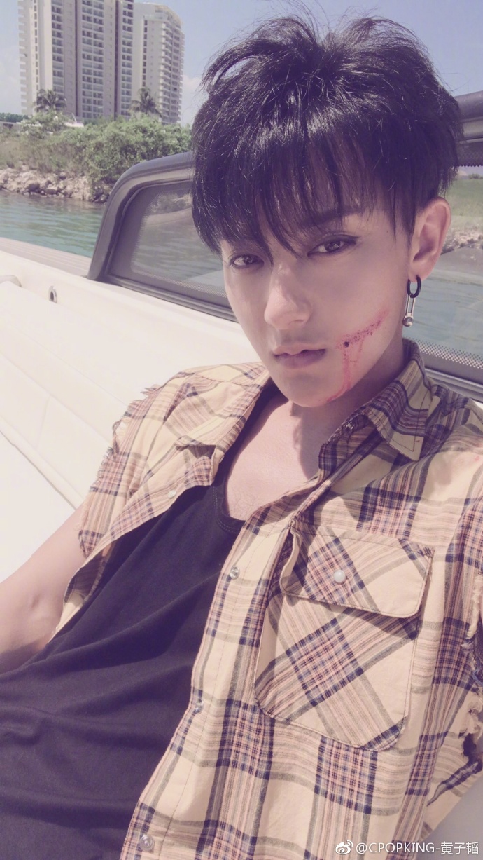 EXO回归艺人,黄子韬新歌获鹿晗力挺,张艺兴吴亦凡却从不问候