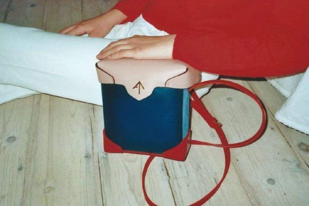 mk包和coach包哪个好看,coach包推荐款百搭