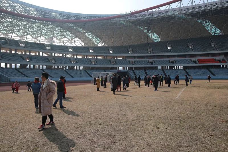 星旭实业2018年金意陶瓷砖|卡思摩地板贺岁杯足球赛在南昌举行