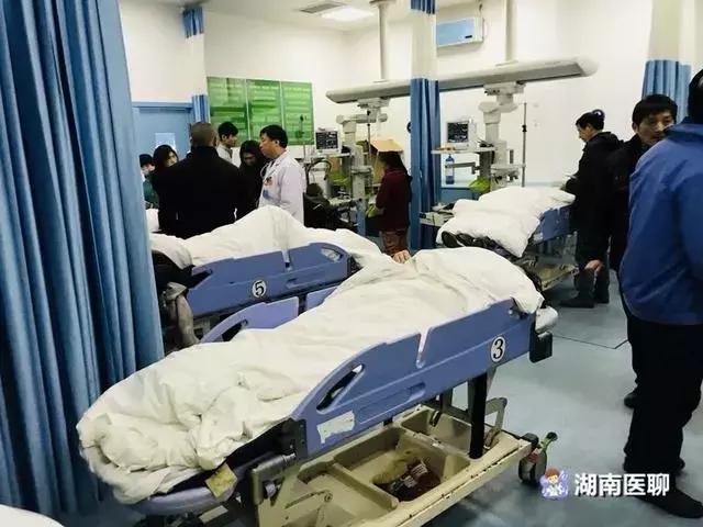 小孩吃辣条吃进icu,少年吃15包辣条抢救