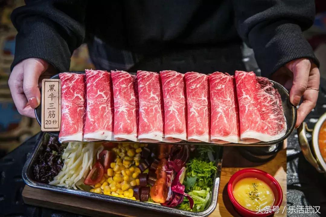 武汉春节新玩法,有一种过年叫宅在家里