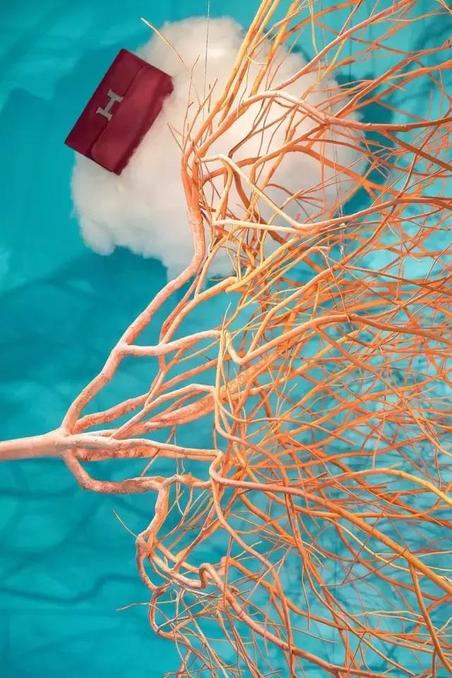 爱马仕的橱窗设计,爱马仕橱窗设计展示案例分析