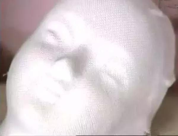 铅丝为骨骼，绢纱为肌肤，他用40年时间做出了最美“芭比娃娃”！