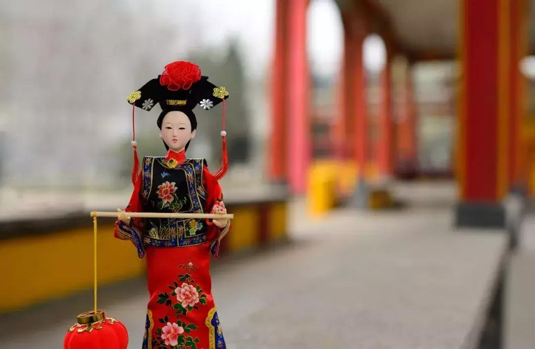 铅丝为骨骼，绢纱为肌肤，他用40年时间做出了最美“芭比娃娃”！