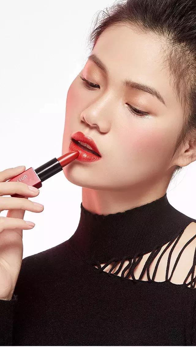 恋与制作人查理苏排行榜,恋与制作人最开始的卡面