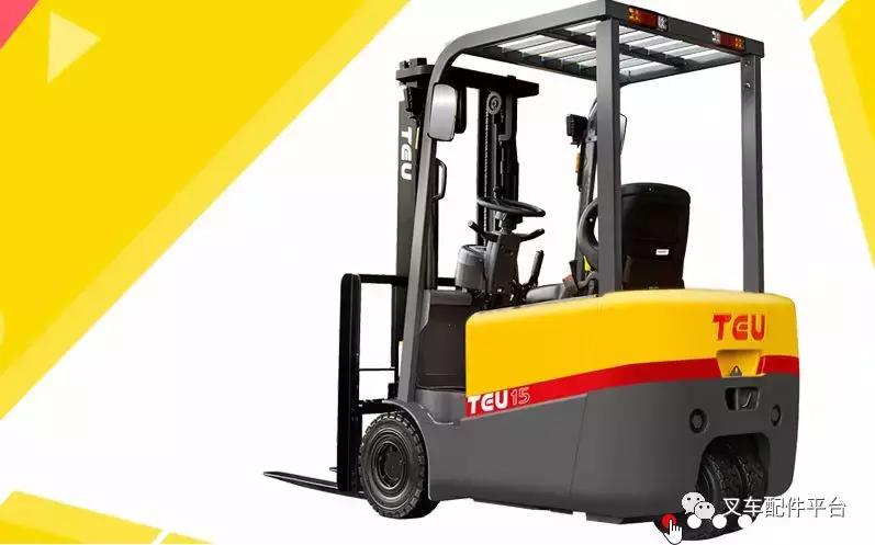 叉车怎么看回正方向,叉车倒车怎么打方向