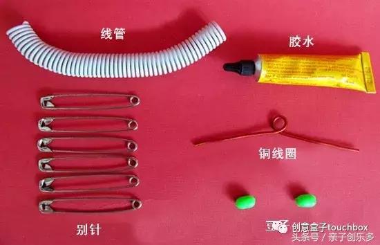 周末在家给孩子做什么玩具,熊孩子在家玩手机