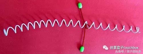 周末在家给孩子做什么玩具,熊孩子在家玩手机