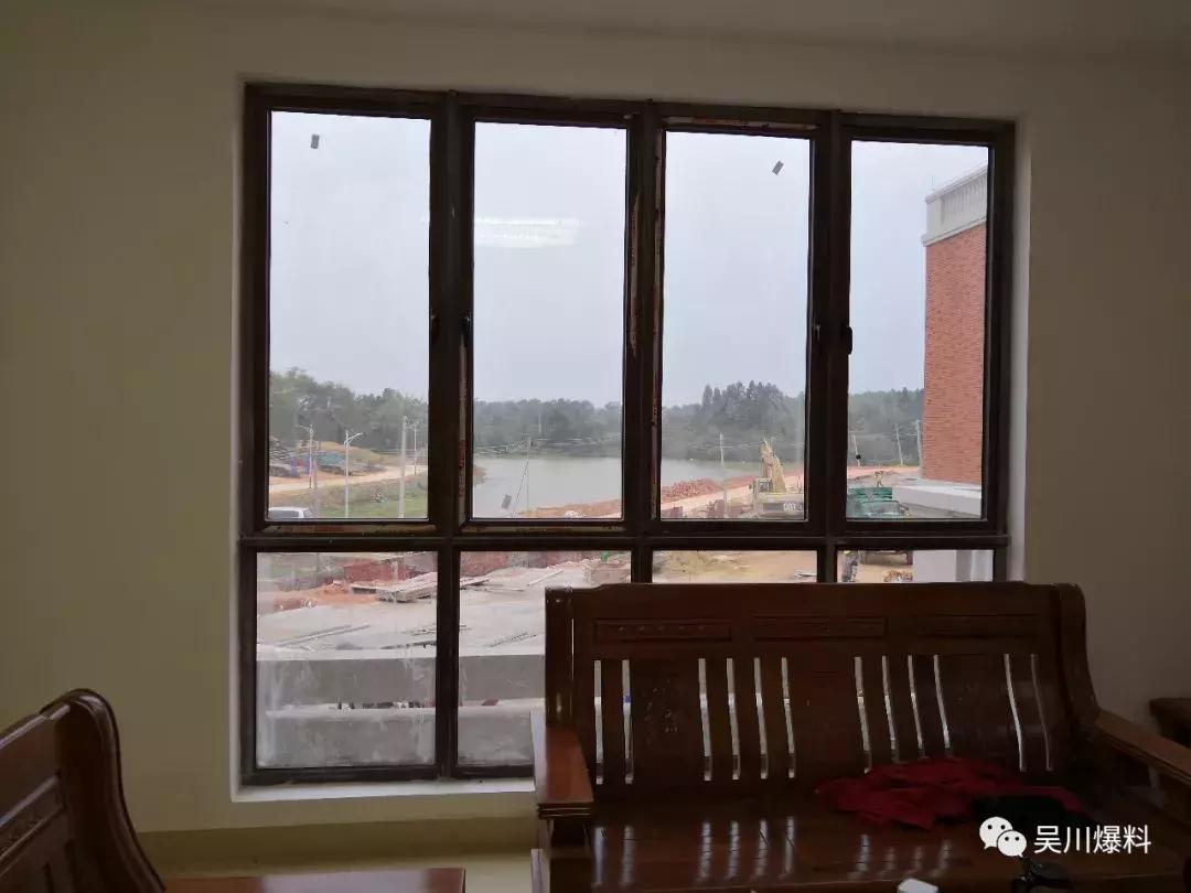 湛江市吴川老板捐100亿元,湛江富豪捐二亿为村民建房