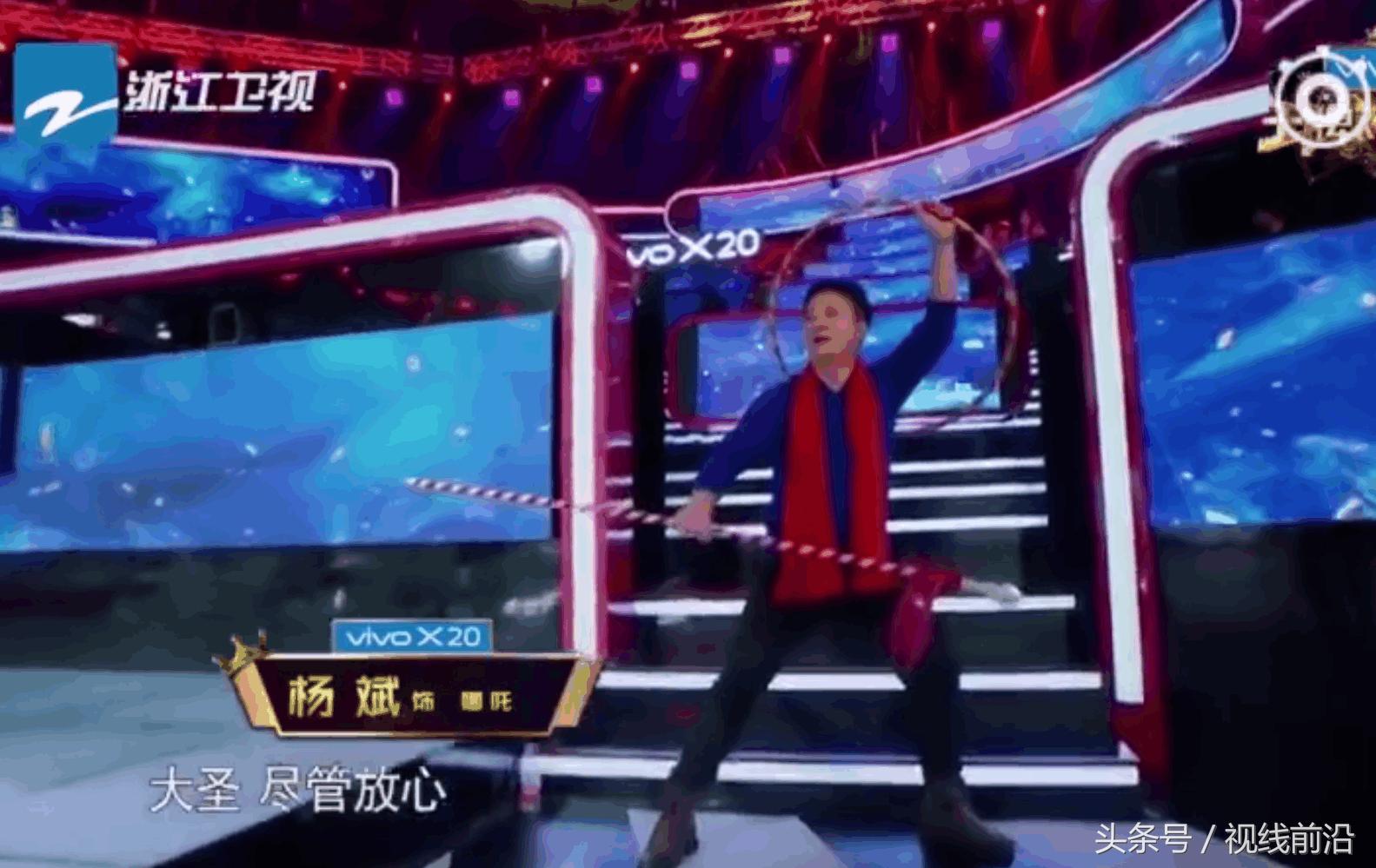 六小龄童春节联欢晚会聚首,西游记40年后聚首晚会六小龄童