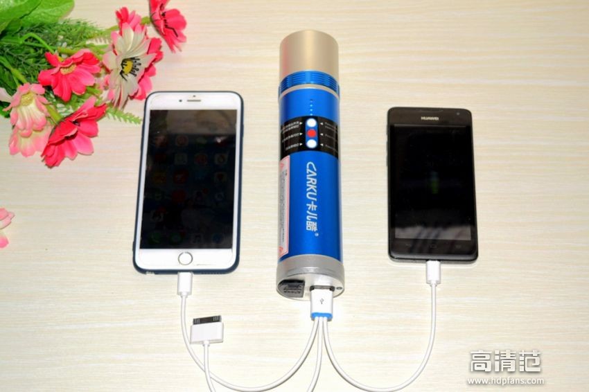 车载应急多功能手电筒,车用户外应急工具多功能手电筒