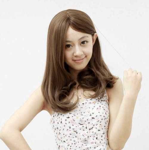 为啥别人中分都是蓬的,为什么有些人中分很好看