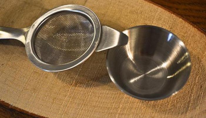 鲜榨果汁太多残渣怎么才能清理掉,生活小妙招芒果汁怎么清洗