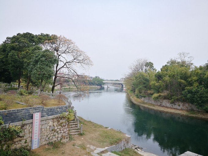 烟雨朦胧中的桂林山水,最简单桂林阳朔西街风景写生图片