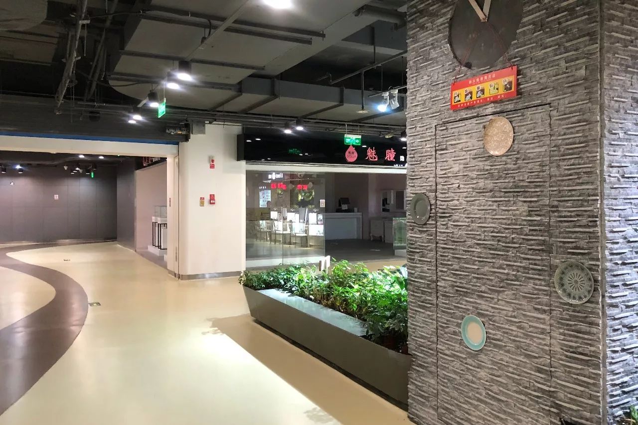 南稍门中贸广场从哪个口出来,碑林区南稍门中贸广场