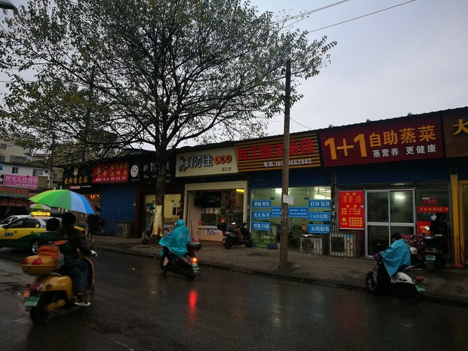 烟雨朦胧中的桂林山水,最简单桂林阳朔西街风景写生图片