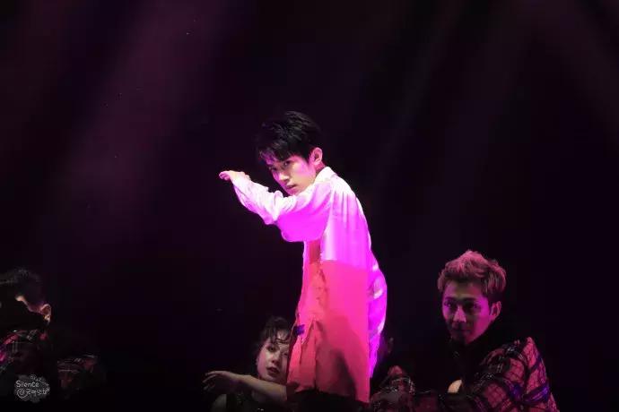 魔法城堡tfboys易烊千玺solo,易烊千玺个人舞台solo舞蹈