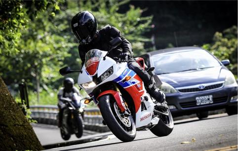 迟来的开箱雅马哈MT-07一万公里心得