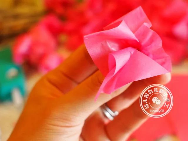 灯笼和鞭炮幼儿园手工,过年鞭炮灯笼幼儿园手工