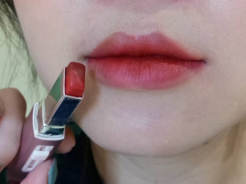 肉粉色唇泥盖唇色,肉粉色唇色