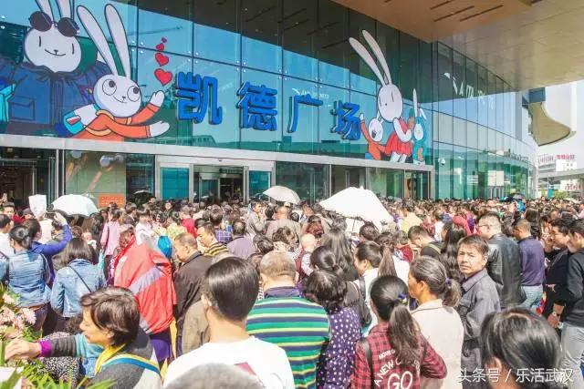 武汉春节新玩法,有一种过年叫宅在家里