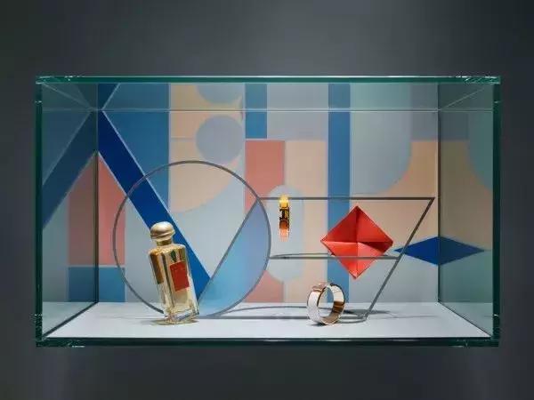 爱马仕的橱窗设计,爱马仕橱窗设计展示案例分析