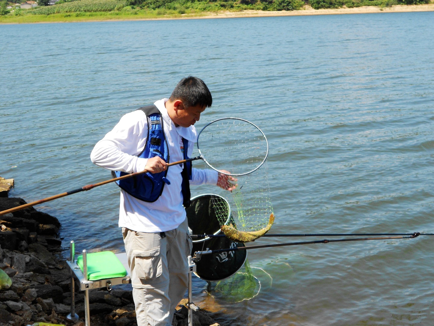 野钓意境图,意境泛舟钓鱼图