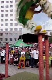 不加戏的裁判不是好裁判，不假摔的球员不是好的跳水运动员