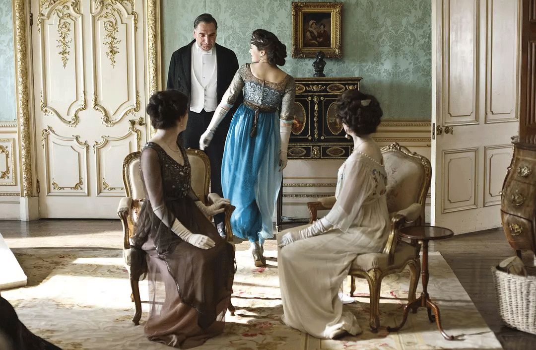 这么美的轻柔仙气的居家服 让你感受「唐顿庄园」般的英式贵族风