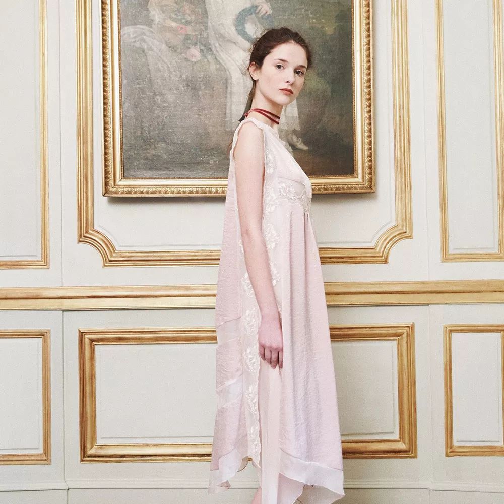 这么美的轻柔仙气的居家服 让你感受「唐顿庄园」般的英式贵族风