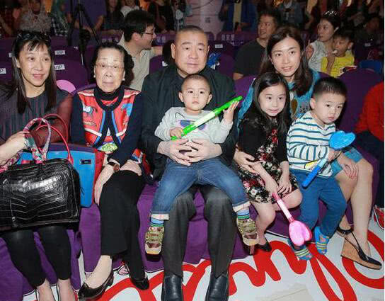 66岁刘銮雄再添千金,盘点娱乐圈老来得子的名人