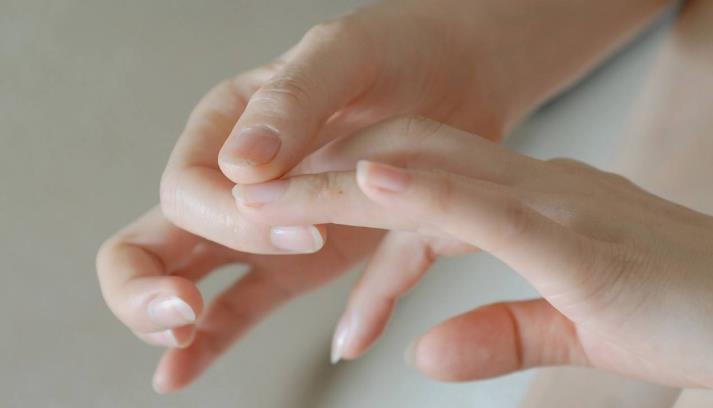 十几度就生冻疮是怎么回事,每次都是10度左右生冻疮