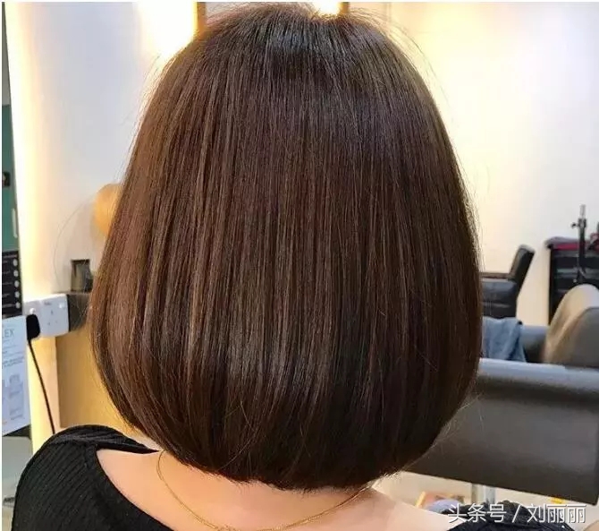 沙宣短发立体内扣发型图片,剪沙宣短发内扣教程