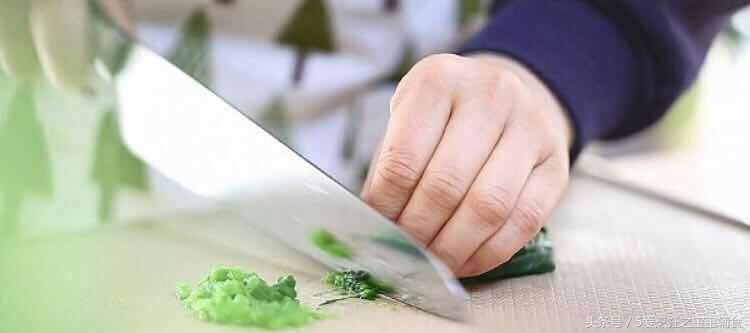 鸡蛋菠菜虾仁饼做法辅食,补钙虾仁豆腐饼