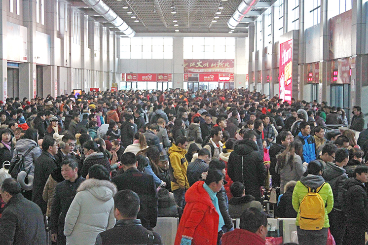 春运返乡路上的贴心服务,春运将至各部门多措并举保障出行