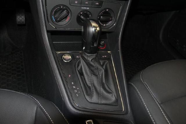 轩逸朗逸优缺点对比,轩逸和朗逸保值率差距大吗