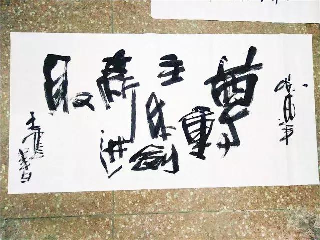 以球会友感受青山绿水红钢城别样精彩