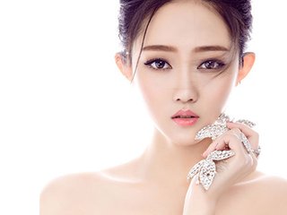 怎样美白祛斑改善暗沉,美容养颜祛斑美白最快方法