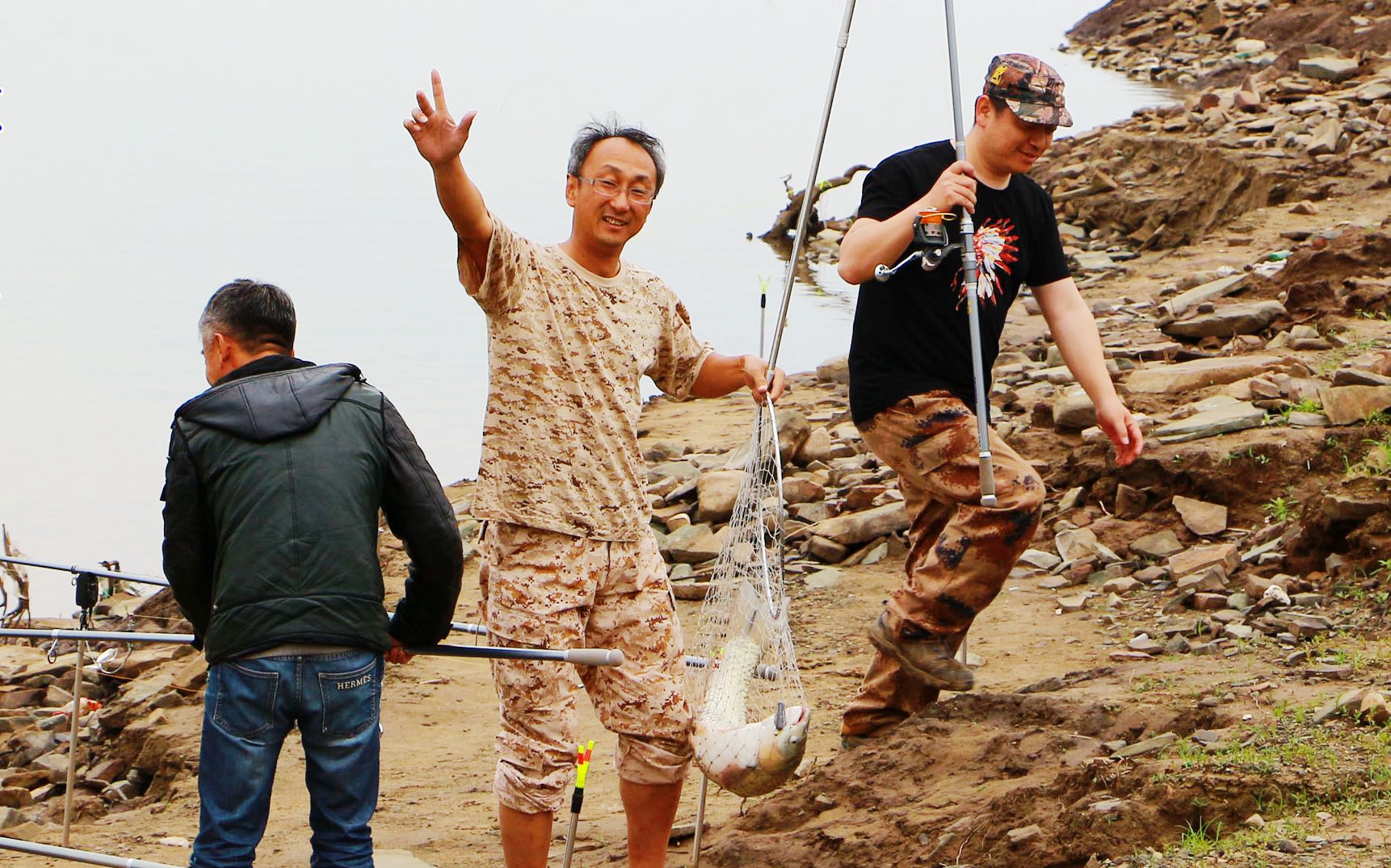 野钓意境图,意境泛舟钓鱼图