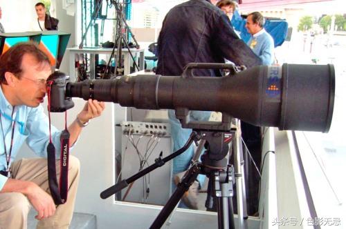 这是尼康最丧心病狂的镜头,最丧心病狂的相机尼康p1000